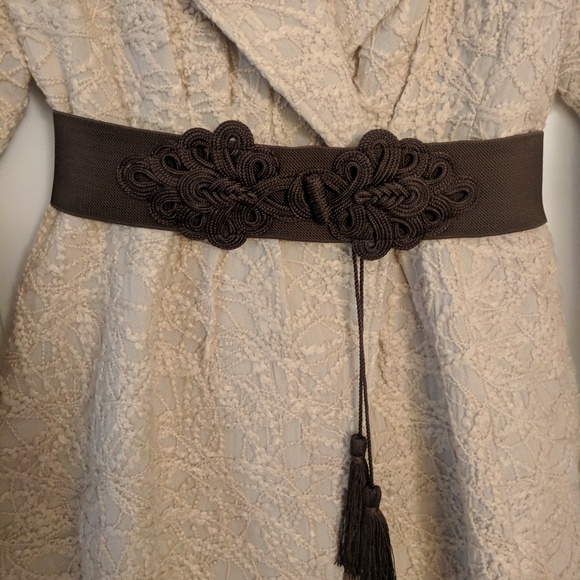 Beautiful New Wool Coat with Artistic Detailing - Picture 5 of 8